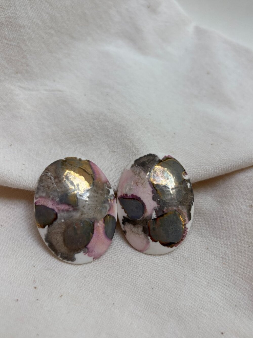 Vtg Dreamy Oval Metallic Splatter Pierced Earrings
